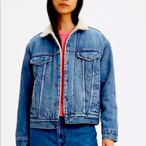 LEVIS Sherpa Trucker Denim Jacket